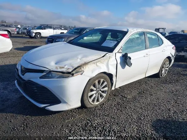 4T1B11HK2KU791656 2019 TOYOTA CAMRY - Image 2