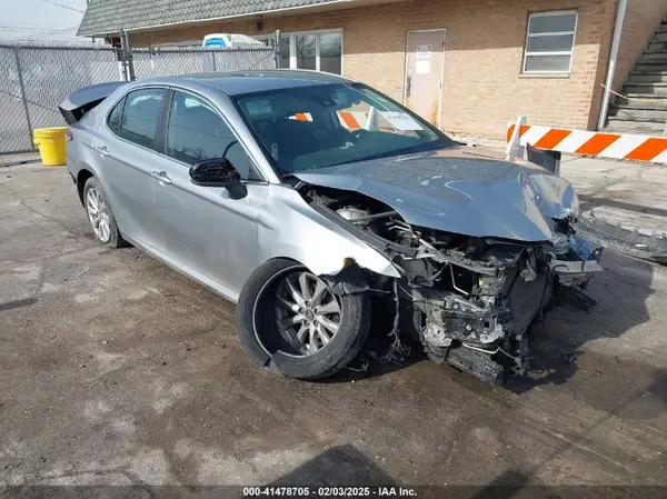 4T1B11HK2KU792399 2019 TOYOTA CAMRY - Image 1