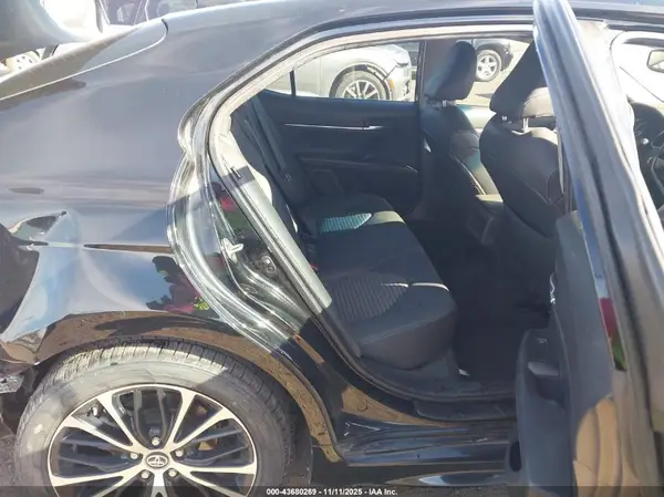 4T1B11HK2KU793875 2019 TOYOTA CAMRY - Image 8