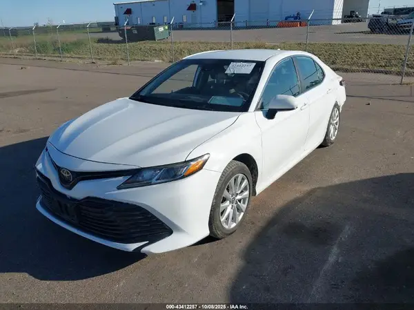 4T1B11HK2KU796047 2019 TOYOTA CAMRY - Image 2