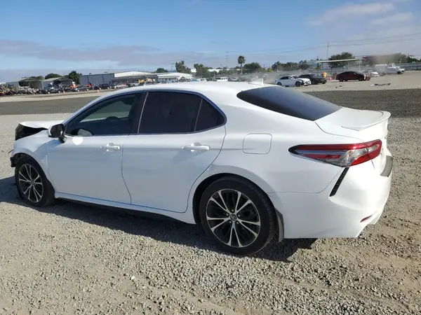 4T1B11HK2KU796727 2019 TOYOTA CAMRY - Image 2