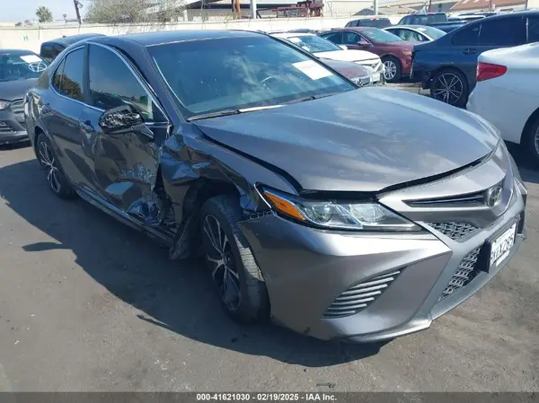 4T1B11HK2KU802591 2019 TOYOTA CAMRY - Image 1