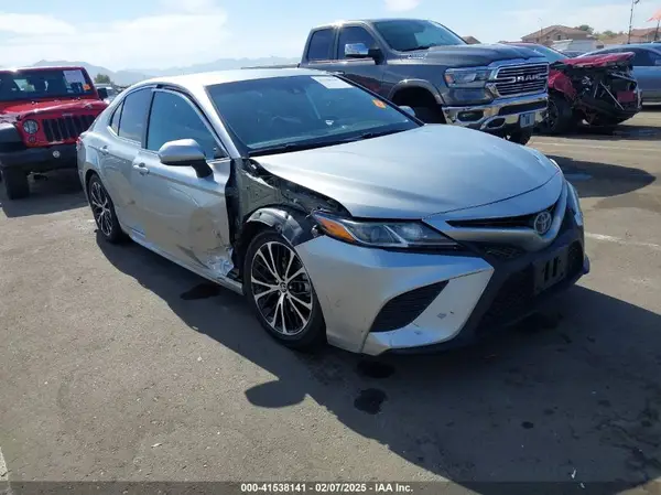 4T1B11HK2KU803076 2019 TOYOTA CAMRY - Image 1