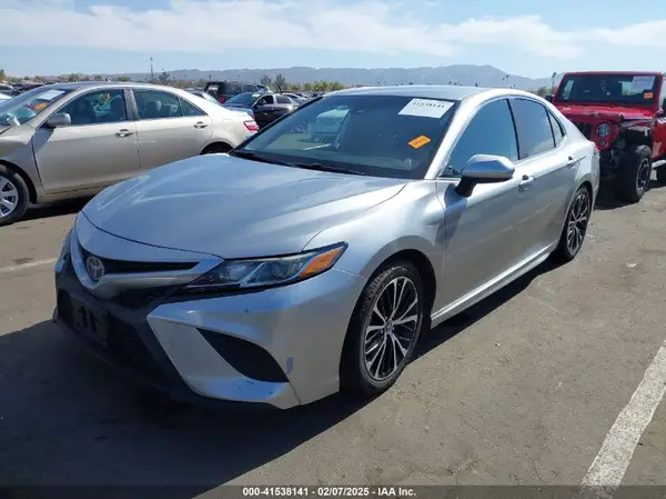 4T1B11HK2KU803076 2019 TOYOTA CAMRY - Image 2