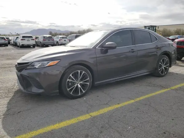 4T1B11HK2KU804048 2019 TOYOTA CAMRY - Image 1
