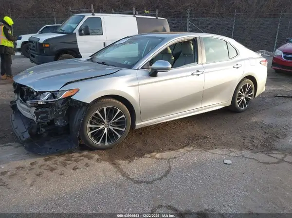 4T1B11HK2KU807855 2019 TOYOTA CAMRY - Image 2
