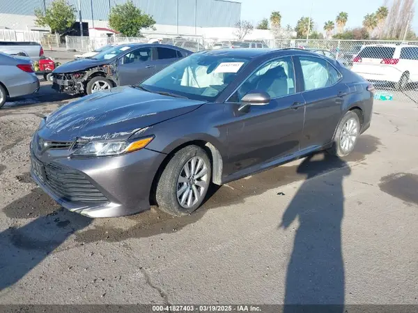 4T1B11HK2KU808777 2019 TOYOTA CAMRY - Image 2