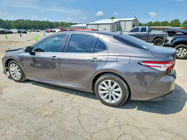 4T1B11HK2KU809363 2019 TOYOTA CAMRY - Image 2
