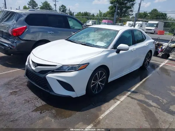 4T1B11HK2KU809623 2019 TOYOTA CAMRY - Image 2