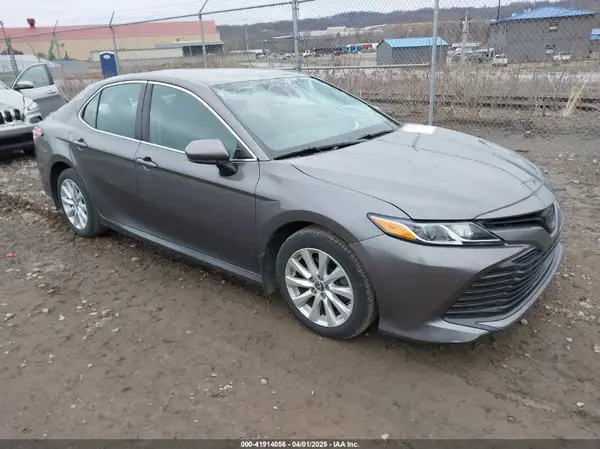 4T1B11HK2KU809671 2019 TOYOTA CAMRY - Image 1