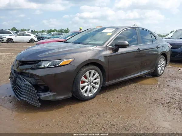 4T1B11HK2KU810092 2019 TOYOTA CAMRY - Image 2