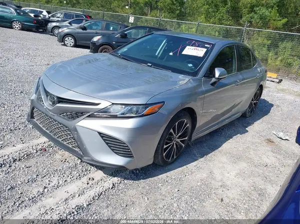 4T1B11HK2KU810562 2019 TOYOTA CAMRY - Image 2