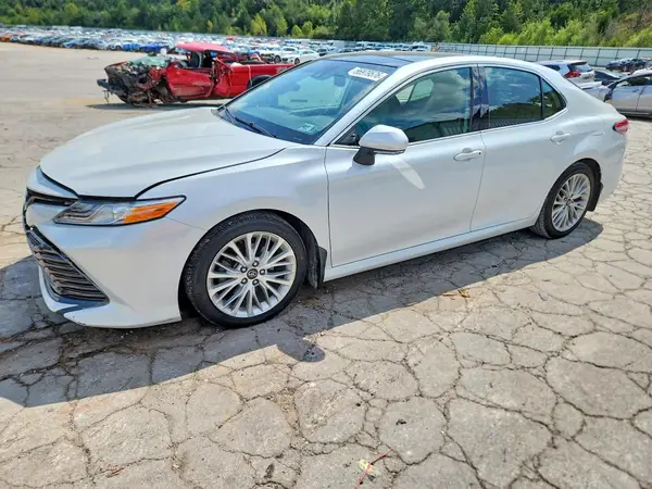 4T1B11HK2KU813624 2019 TOYOTA CAMRY - Image 1
