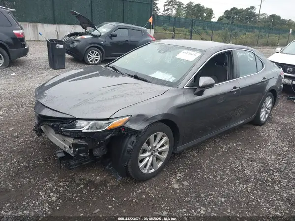 4T1B11HK2KU814563 2019 TOYOTA CAMRY - Image 2