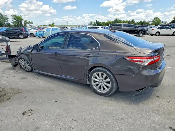 4T1B11HK2KU818502 2019 TOYOTA CAMRY - Image 2