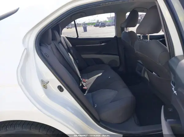 4T1B11HK2KU820525 2019 TOYOTA CAMRY - Image 8