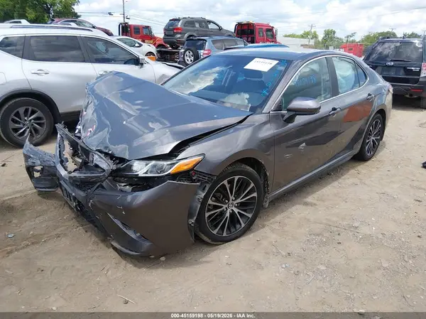 4T1B11HK2KU828382 2019 TOYOTA CAMRY - Image 2