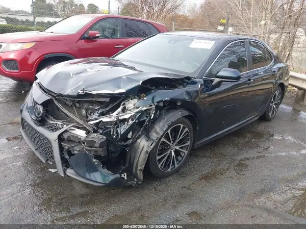 4T1B11HK2KU832481 2019 TOYOTA CAMRY - Image 2