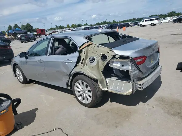 4T1B11HK2KU833064 2019 TOYOTA CAMRY - Image 2