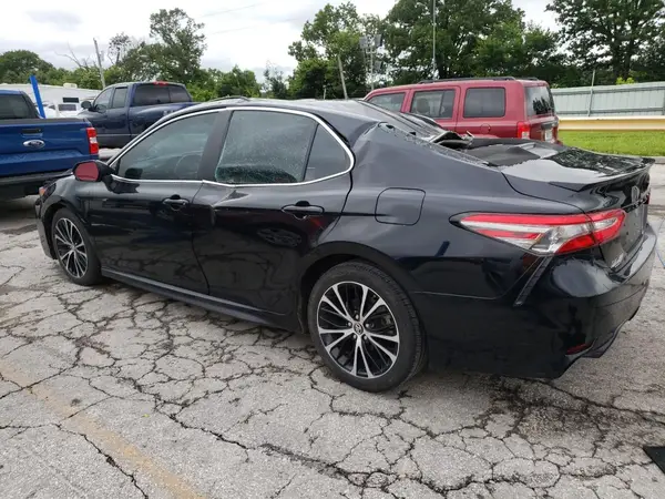 4T1B11HK2KU835591 2019 TOYOTA CAMRY - Image 2