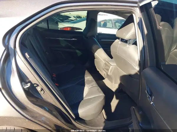 4T1B11HK2KU836899 2019 TOYOTA CAMRY - Image 8