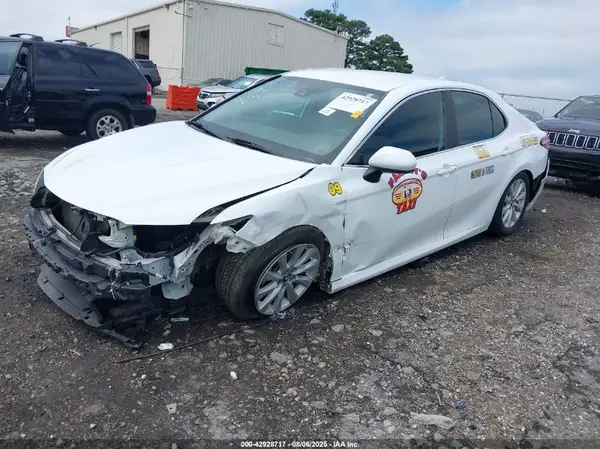 4T1B11HK2KU837437 2019 TOYOTA CAMRY - Image 2