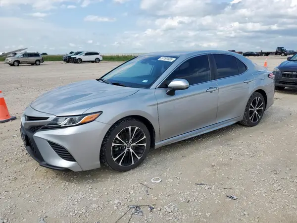 4T1B11HK2KU839074 2019 TOYOTA CAMRY - Image 1