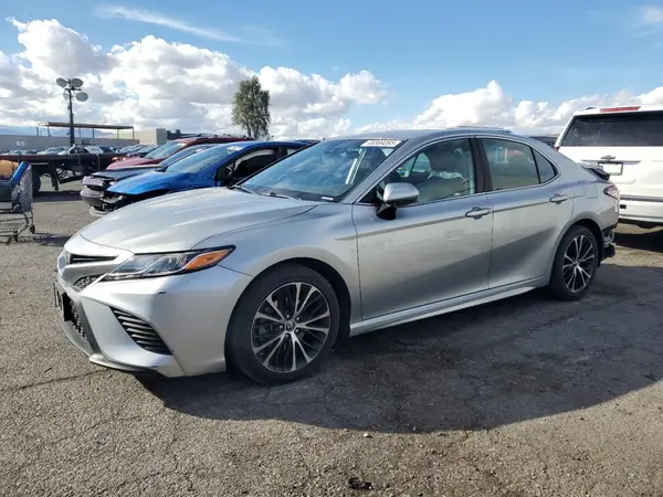 4T1B11HK2KU840029 2019 TOYOTA CAMRY - Image 1