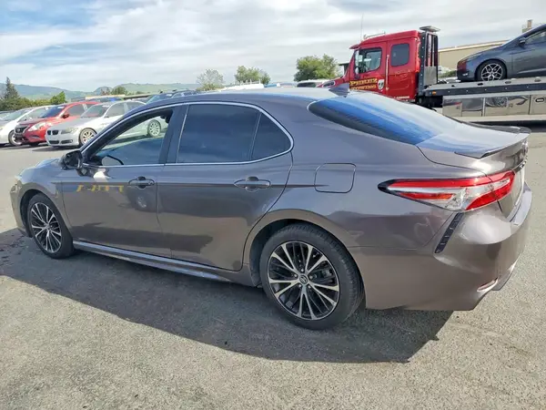 4T1B11HK2KU840922 2019 TOYOTA CAMRY - Image 2