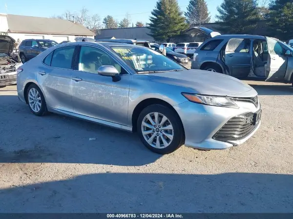 4T1B11HK2KU841116 2019 TOYOTA CAMRY - Image 1