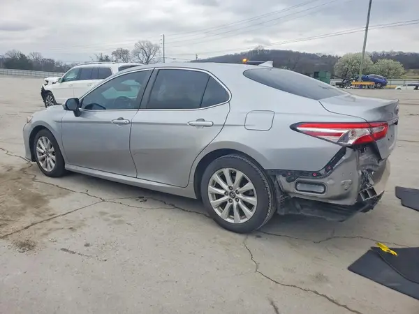 4T1B11HK2KU844968 2019 TOYOTA CAMRY - Image 2