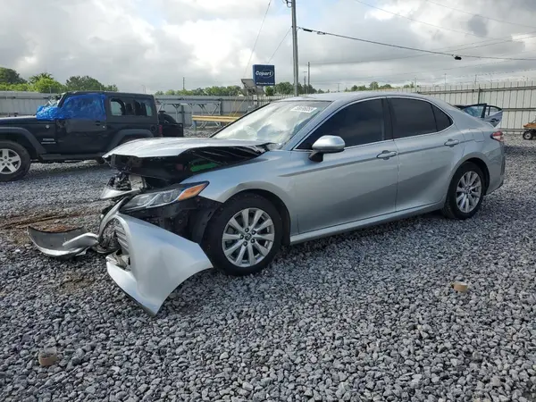 4T1B11HK2KU852083 2019 TOYOTA CAMRY - Image 1