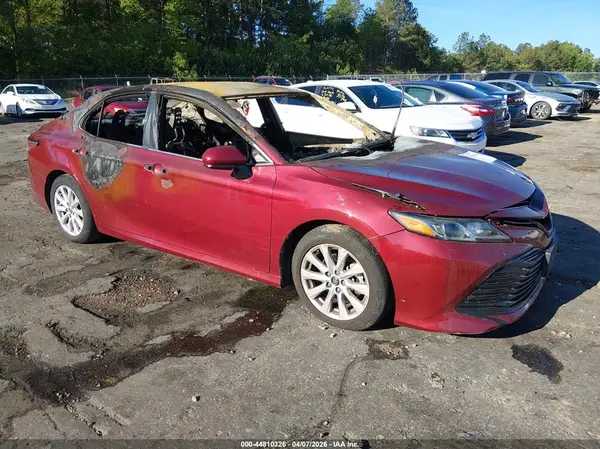 4T1B11HK2KU852195 2019 TOYOTA CAMRY - Image 1