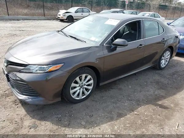 4T1B11HK2KU853377 2019 TOYOTA CAMRY - Image 2
