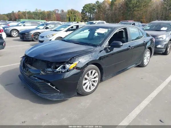 4T1B11HK2KU854884 2019 TOYOTA CAMRY - Image 2