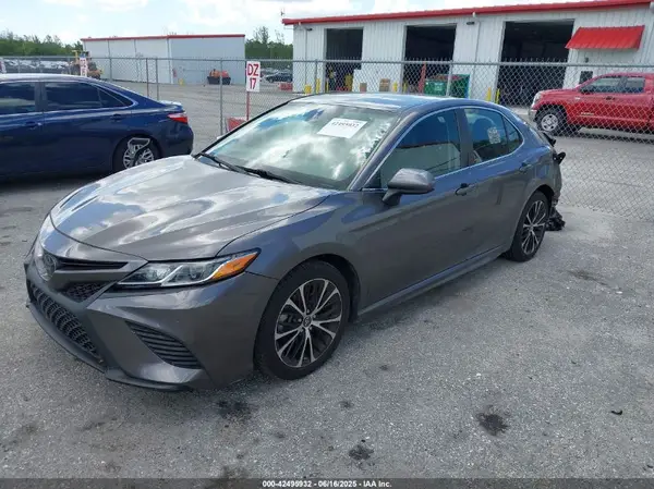 4T1B11HK2KU856070 2019 TOYOTA CAMRY - Image 2