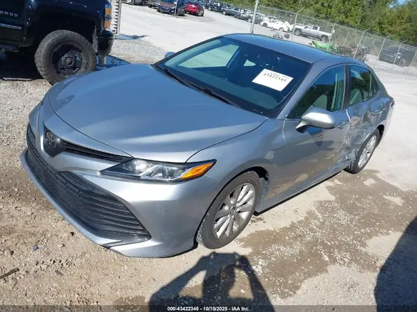 4T1B11HK2KU856201 2019 TOYOTA CAMRY - Image 2