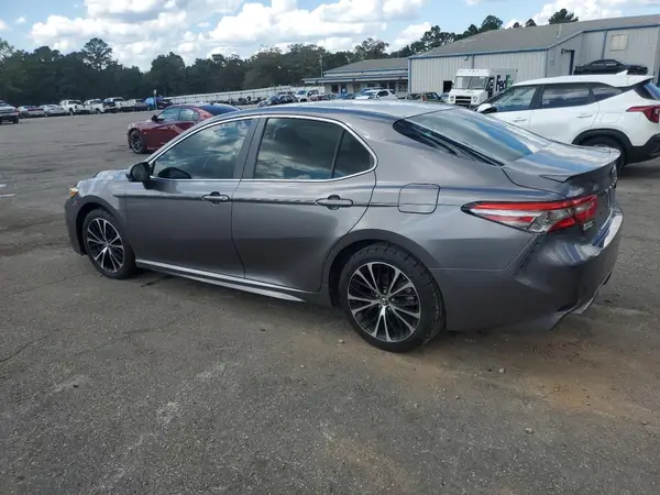 4T1B11HK3JU003336 2018 TOYOTA CAMRY - Image 2