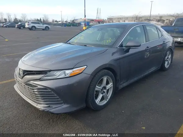 4T1B11HK3JU004244 2018 TOYOTA CAMRY - Image 2