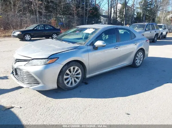 4T1B11HK3JU005460 2018 TOYOTA CAMRY - Image 2