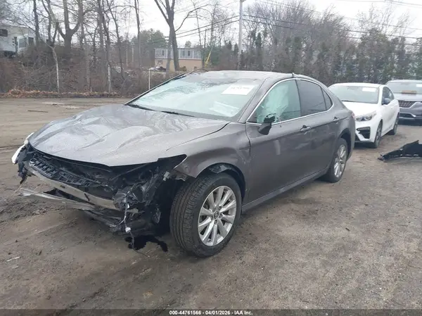 4T1B11HK3JU008309 2018 TOYOTA CAMRY - Image 2