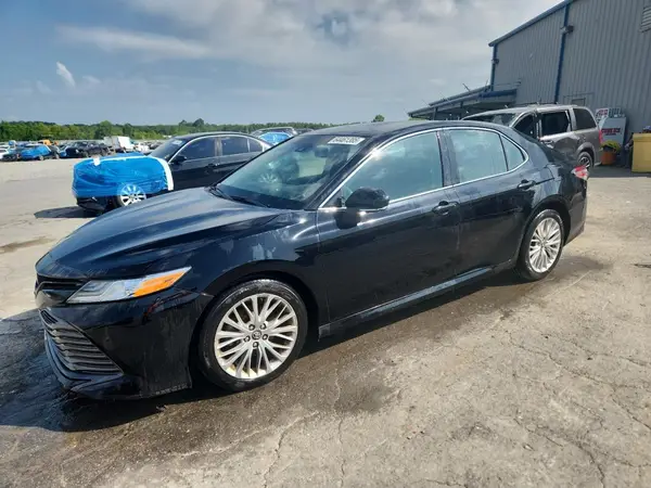 4T1B11HK3JU008732 2018 TOYOTA CAMRY - Image 1