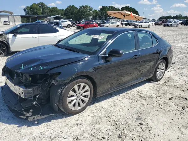 4T1B11HK3JU008942 2018 TOYOTA CAMRY - Image 1