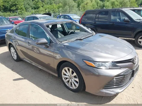 4T1B11HK3JU009119 2018 TOYOTA CAMRY - Image 1