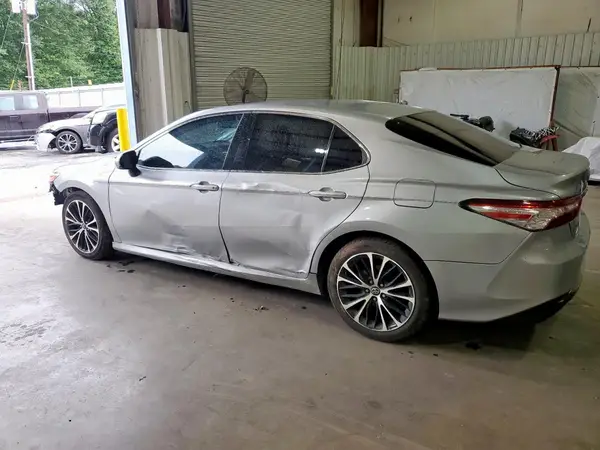 4T1B11HK3JU009136 2018 TOYOTA CAMRY - Image 2