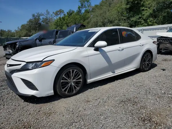 4T1B11HK3JU010075 2018 TOYOTA CAMRY - Image 1