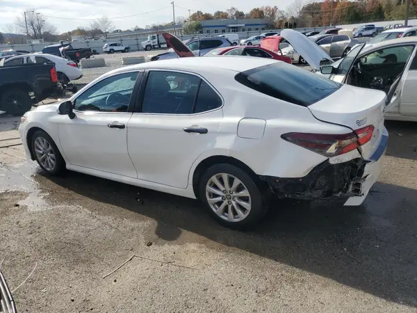 4T1B11HK3JU011307 2018 TOYOTA CAMRY - Image 2