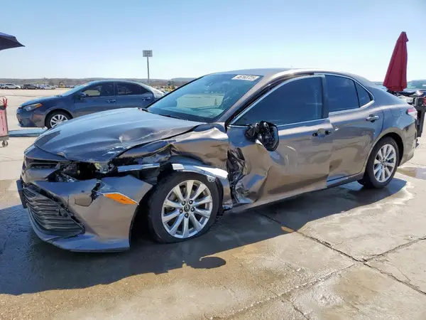 4T1B11HK3JU019035 2018 TOYOTA CAMRY - Image 1