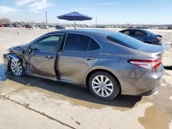 4T1B11HK3JU019035 2018 TOYOTA CAMRY - Image 2