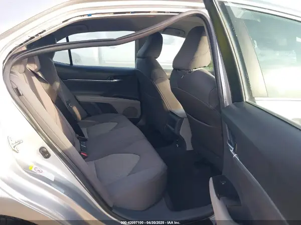 4T1B11HK3JU022565 2018 TOYOTA CAMRY - Image 8